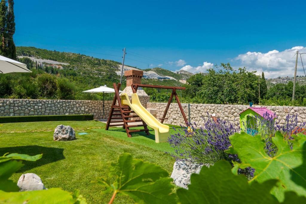 Vila Vergatum-Privacy,Gym,Billiards,Table Tennis Donji Brgat Exterior photo