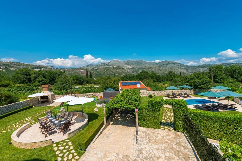 Vila Vergatum-Privacy,Gym,Billiards,Table Tennis Donji Brgat Exterior photo