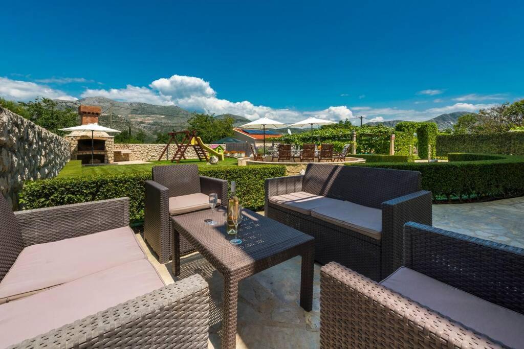 Vila Vergatum-Privacy,Gym,Billiards,Table Tennis Donji Brgat Exterior photo