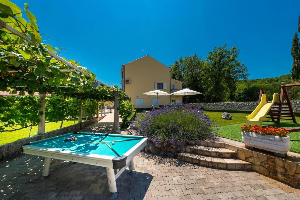 Vila Vergatum-Privacy,Gym,Billiards,Table Tennis Donji Brgat Exterior photo