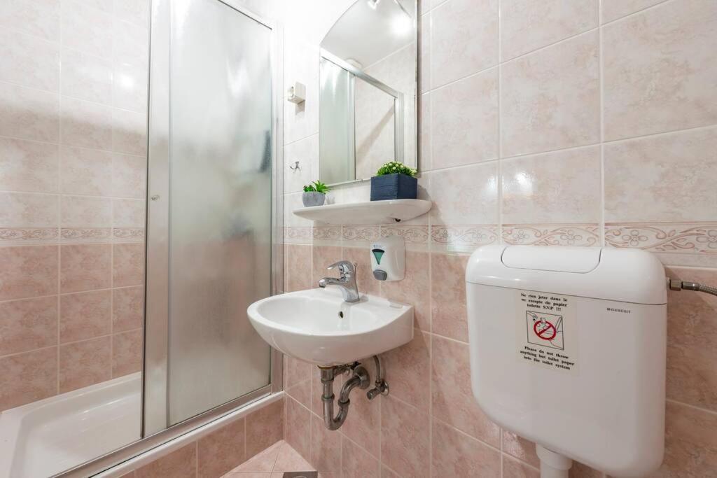 Vila Vergatum-Privacy,Gym,Billiards,Table Tennis Donji Brgat Exterior photo