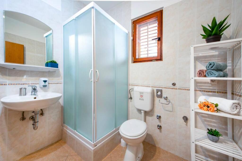 Vila Vergatum-Privacy,Gym,Billiards,Table Tennis Donji Brgat Exterior photo