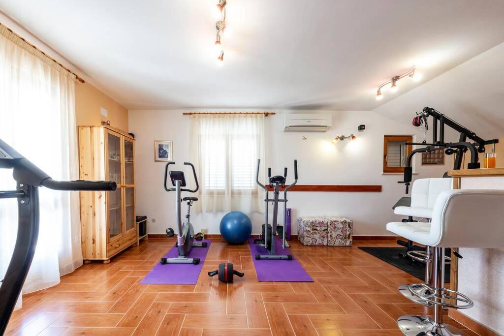 Vila Vergatum-Privacy,Gym,Billiards,Table Tennis Donji Brgat Exterior photo
