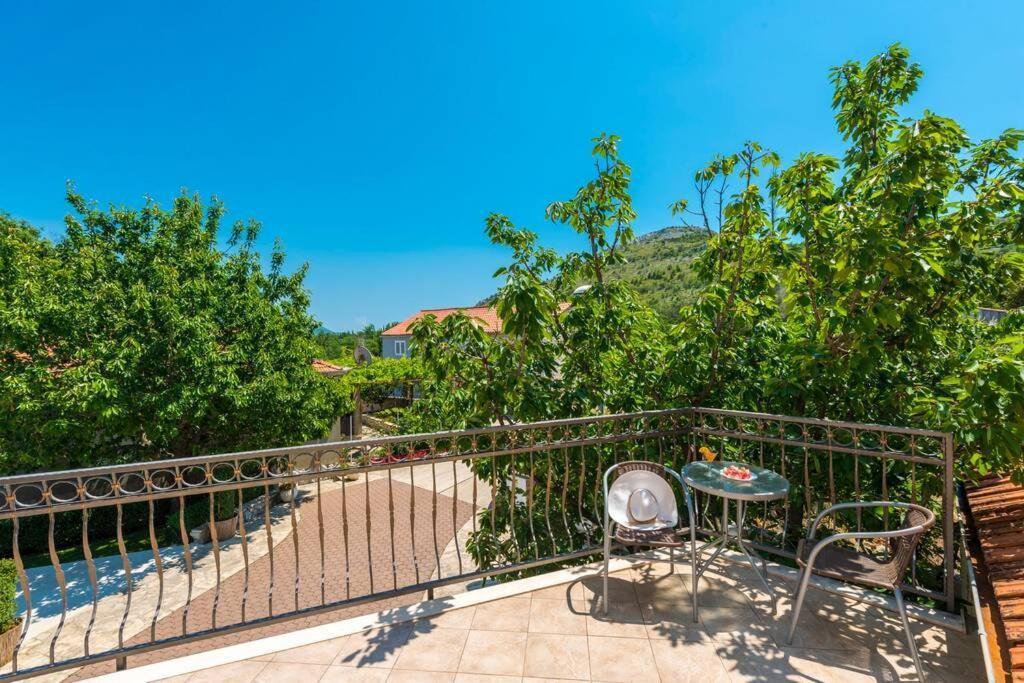 Vila Vergatum-Privacy,Gym,Billiards,Table Tennis Donji Brgat Exterior photo